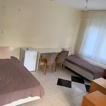Arma Hotel *